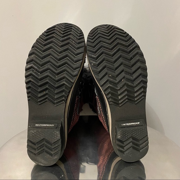 Sorel Boots - Picture 4 of 9